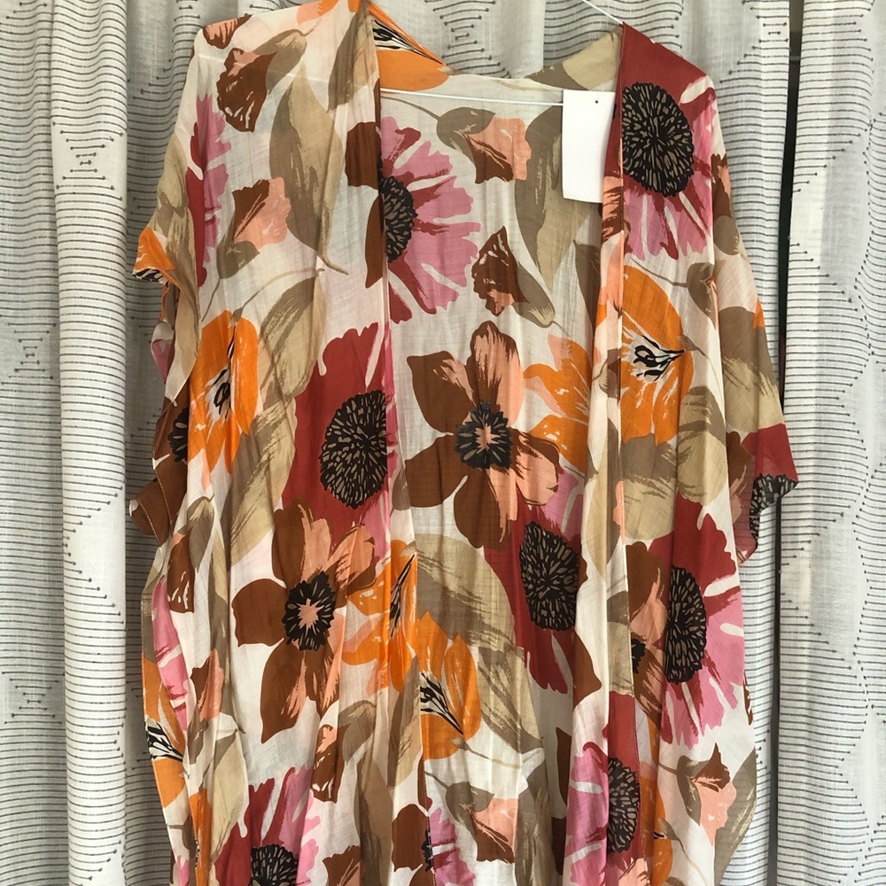 *NWT* VICI Dolls Floral Kimono